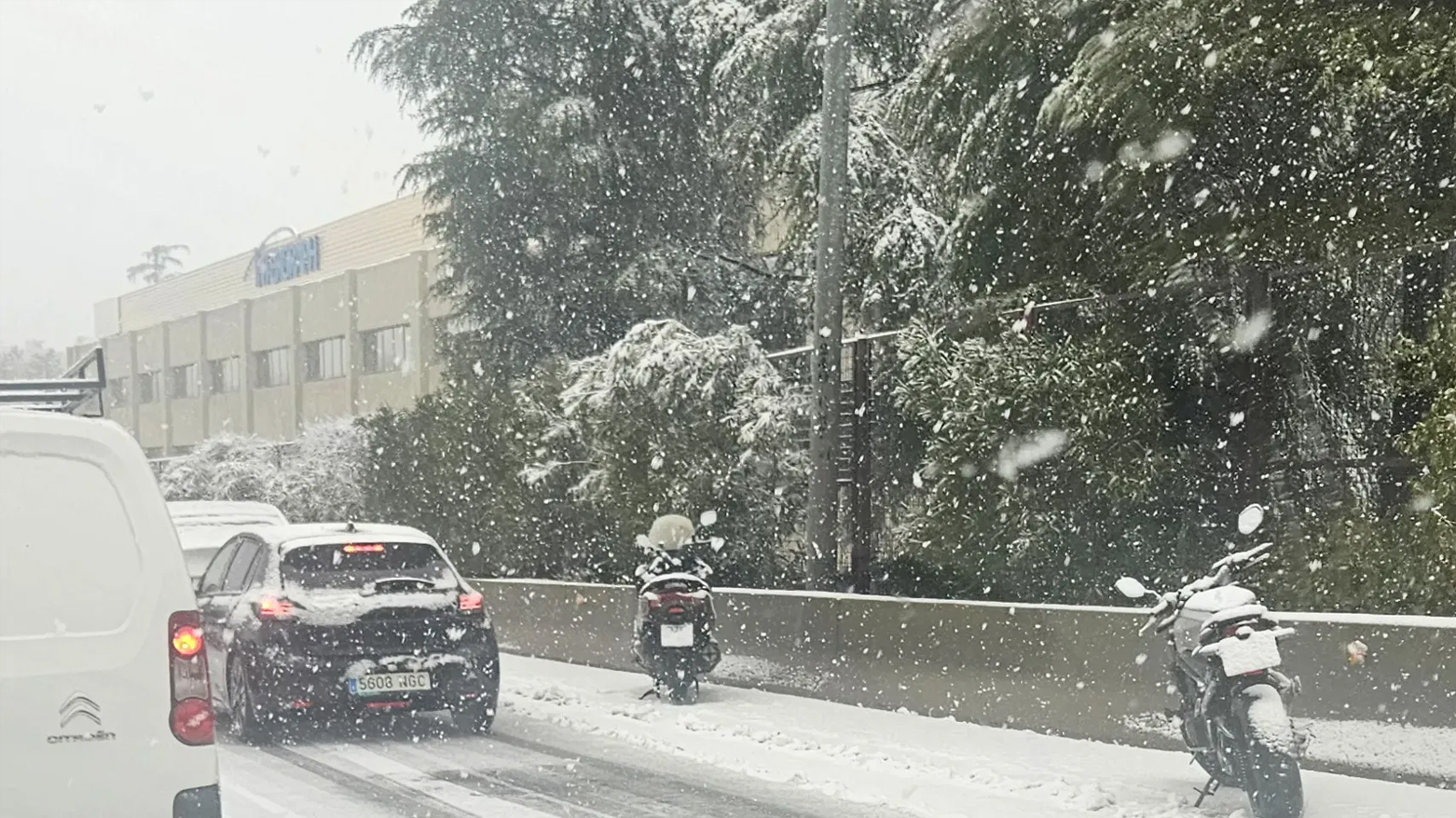 ئیسپانیا و پورتوگال بەهۆی زریانی لیۆناردۆ باری نائاساییان  راگەیاند