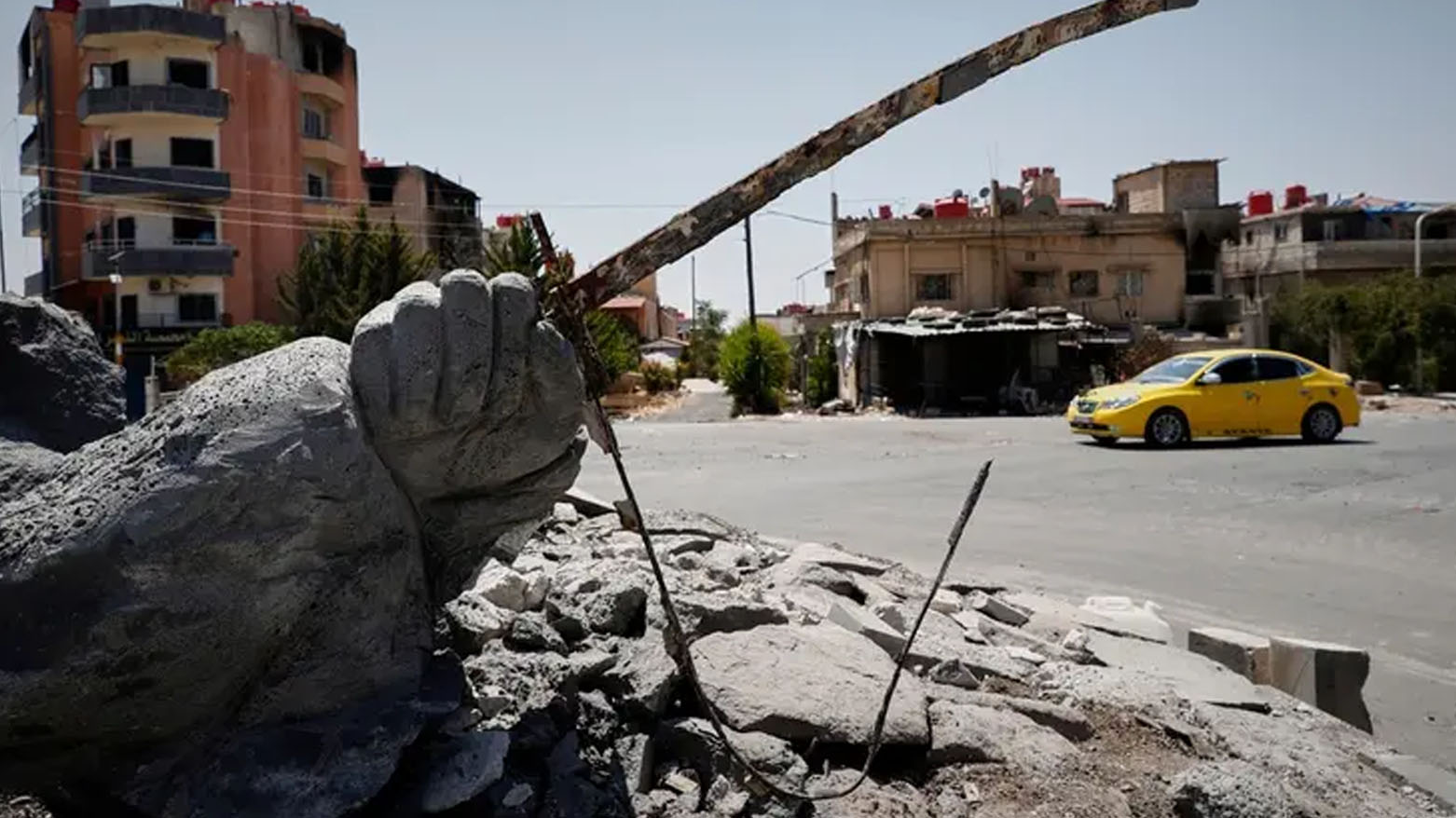 توقيف عنصر أمن مشتبه به في إطلاق نار أدى لمقتل أربعة أشخاص في جنوب سوريا