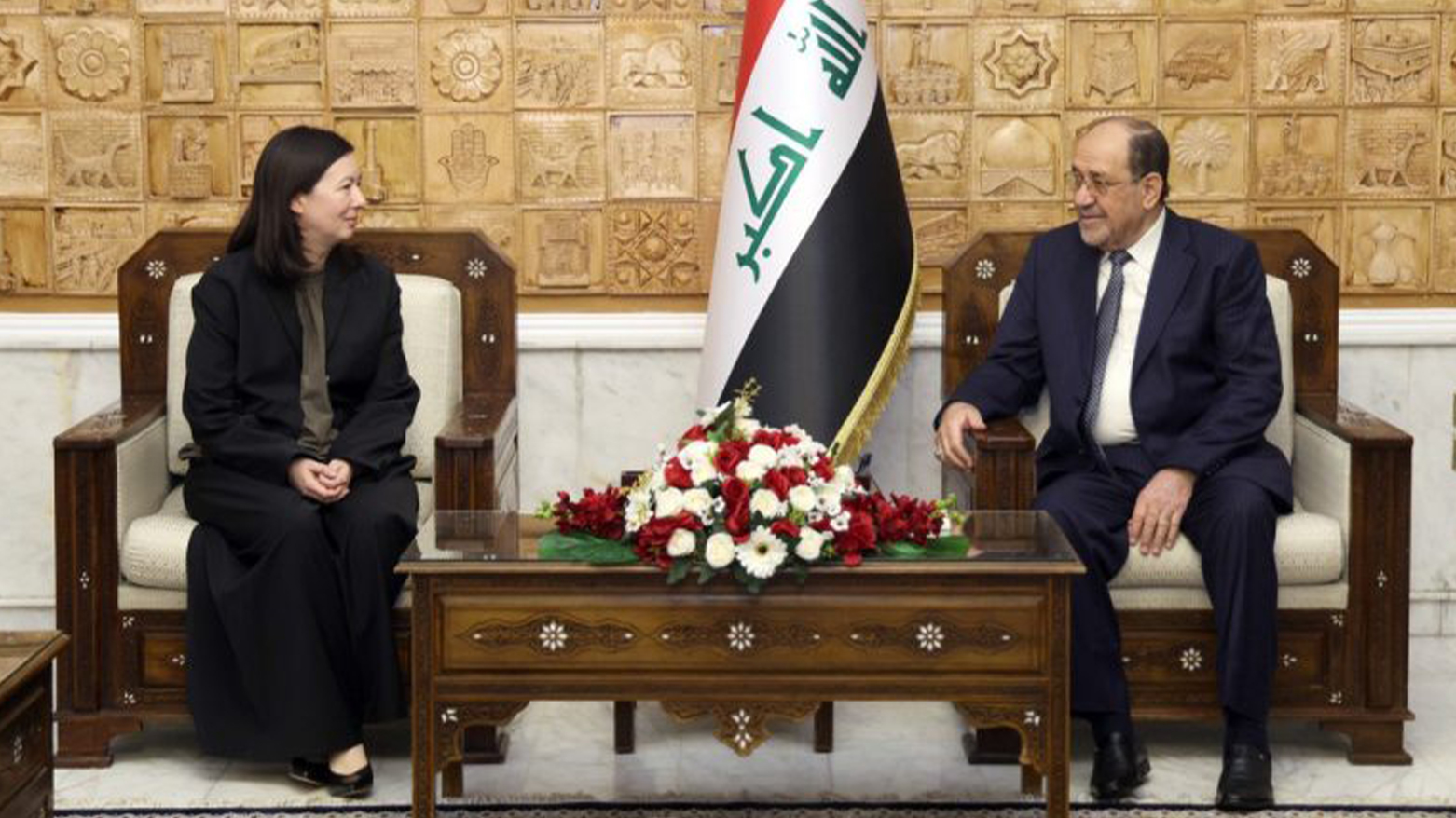 Nouri al-Maliki (right), head of the State of Law Coalition, during his meeting with US Deputy Assistant Secretary of State Victoria Taylor, Feb. 9, 2026. (Photo: INA)