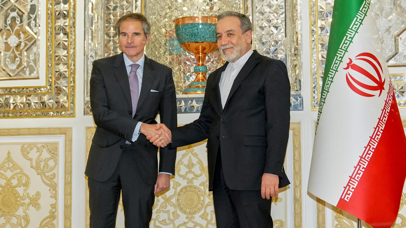 Foreign Minister Abbas Araghchi (R) receiving International Atomic Energy Agency (IAEA) Director-General Rafael Grossi (L) at the Foreign Ministry headquarters in Tehran on Apr. 16, 2025. (AFP)