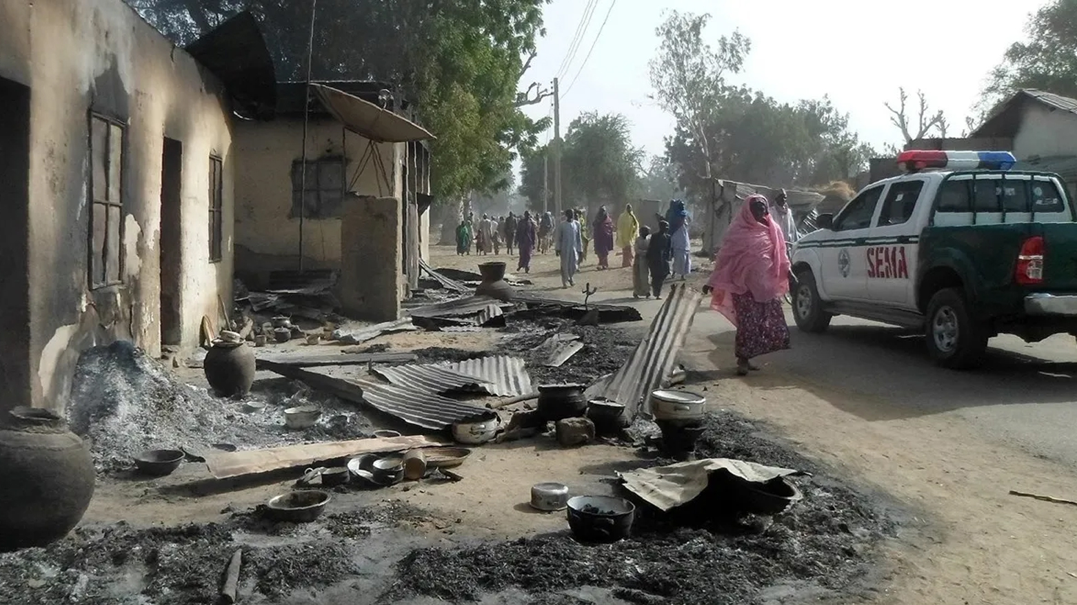 (وێنە؛ هێرشی چەکدارانی بۆکۆ حەرام بۆسەر شاری نەیجەر)