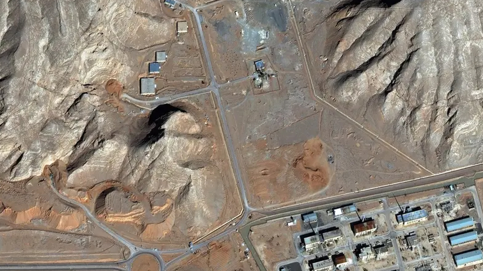 رۆیتەرز: ئێران قەڵغانی کۆنکرێتی بۆ بنکە ئەتۆمییەکان دروست دەکات