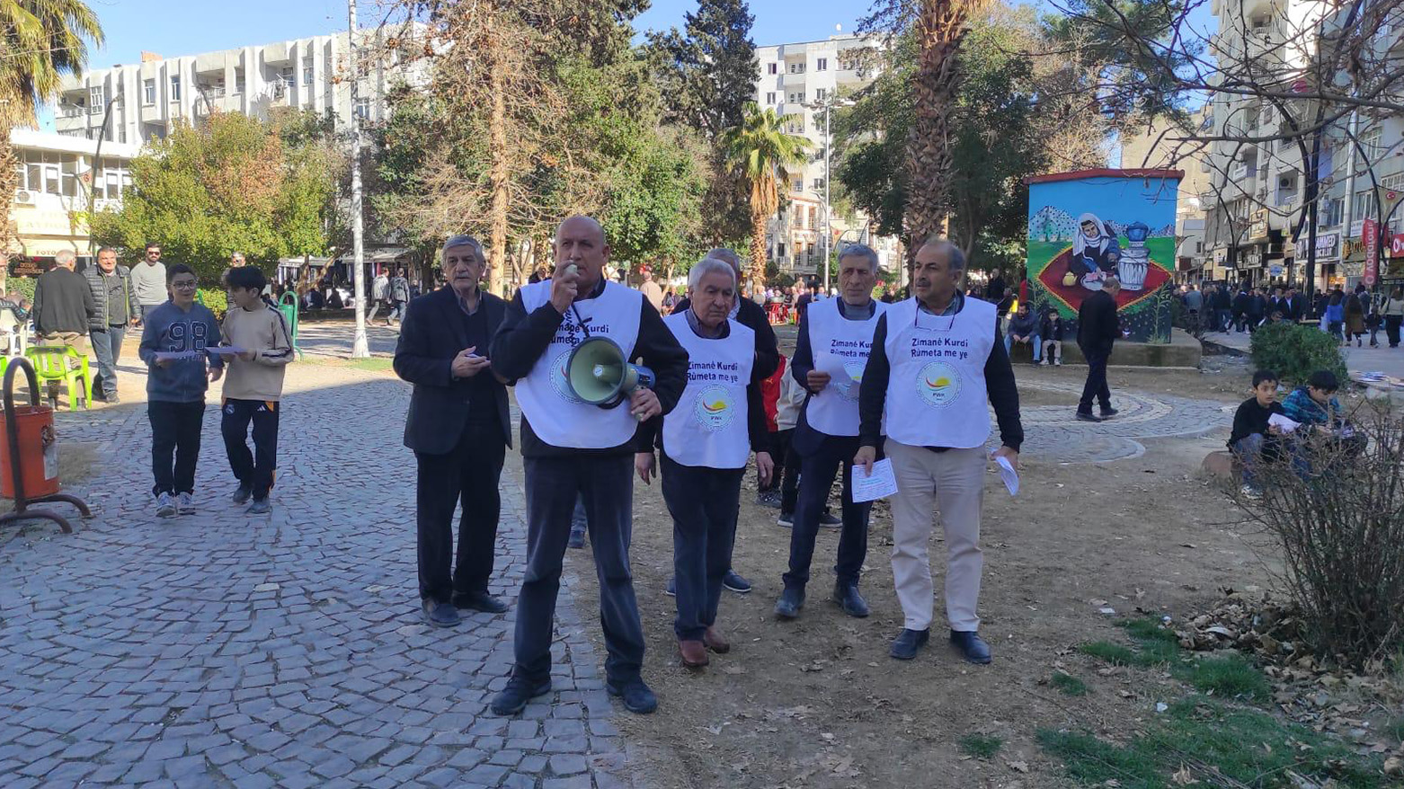 PWKê li kolanên Qoserê Roja Zimanê Dayikê pîroz kir