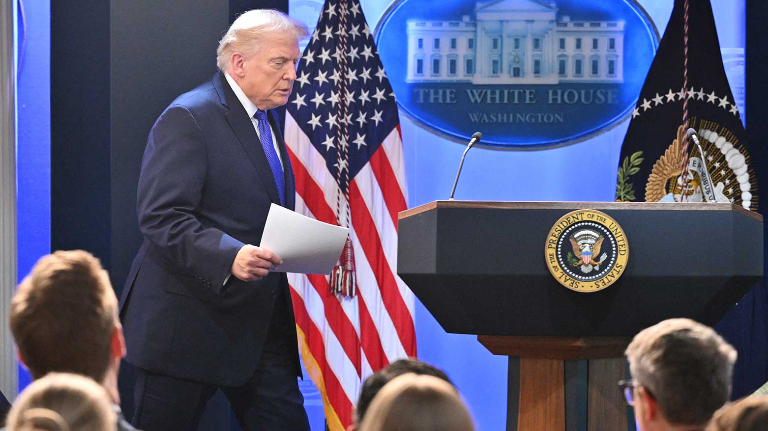 رسوم ترامب الجمركية الجديدة تدخل حيز التنفيذ بعد قرار المحكمة العليا