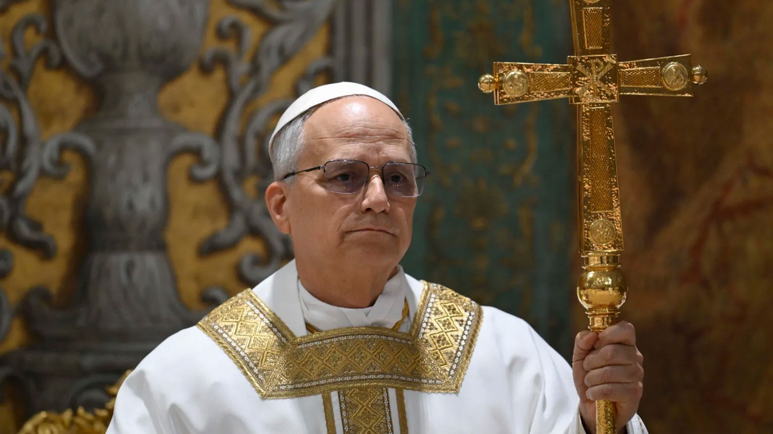 البابا لاوون الرابع عشر