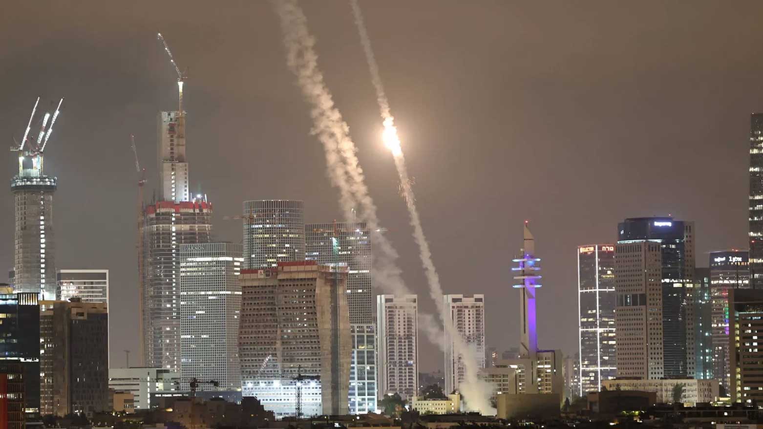 إصابة ستة أشخاص في إسرائيل بعد إطلاق صواريخ من إيران