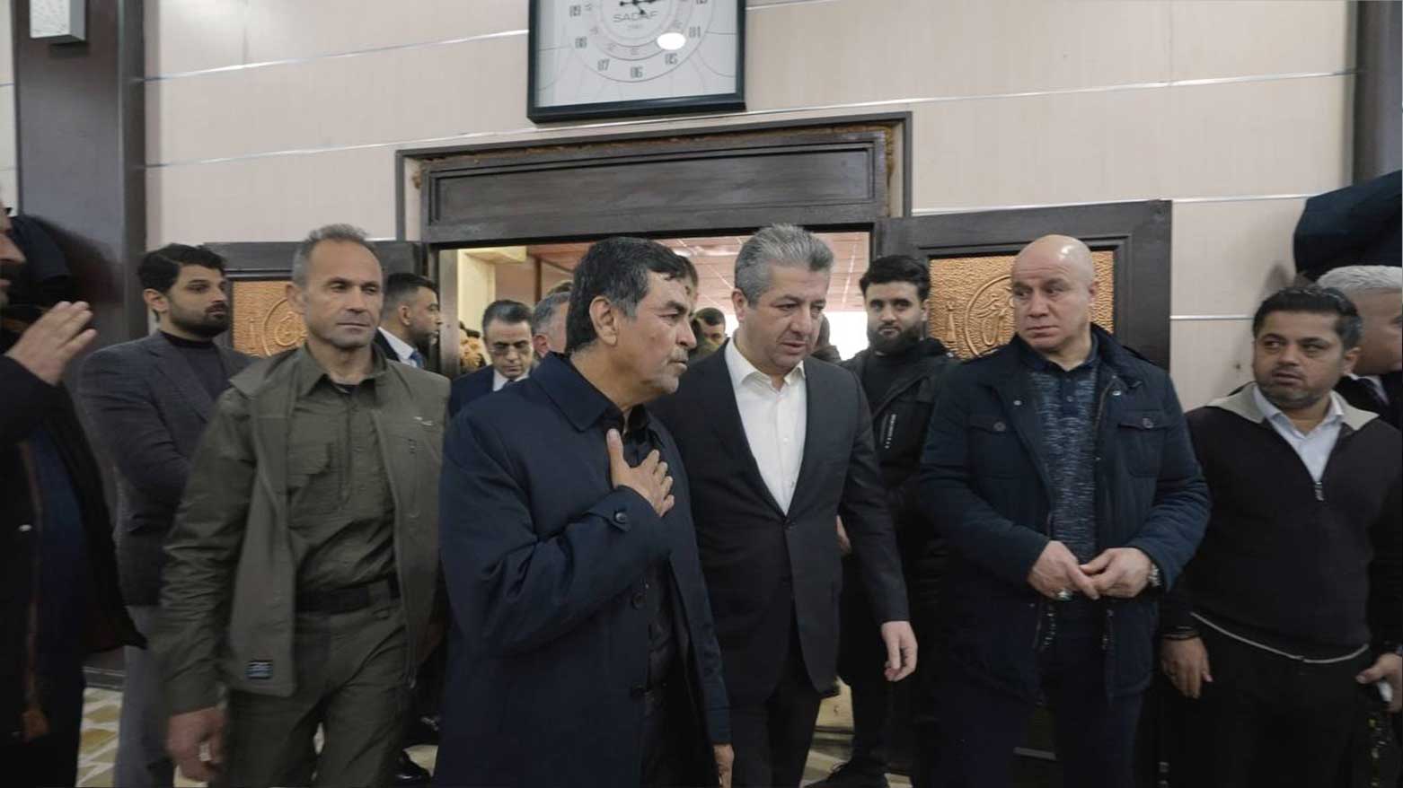 رئيس الحكومة يشارك في مجلس عزاء الشهيد ولات ويتفقد جرحى الاعتداءات الإرهابية على أربيل