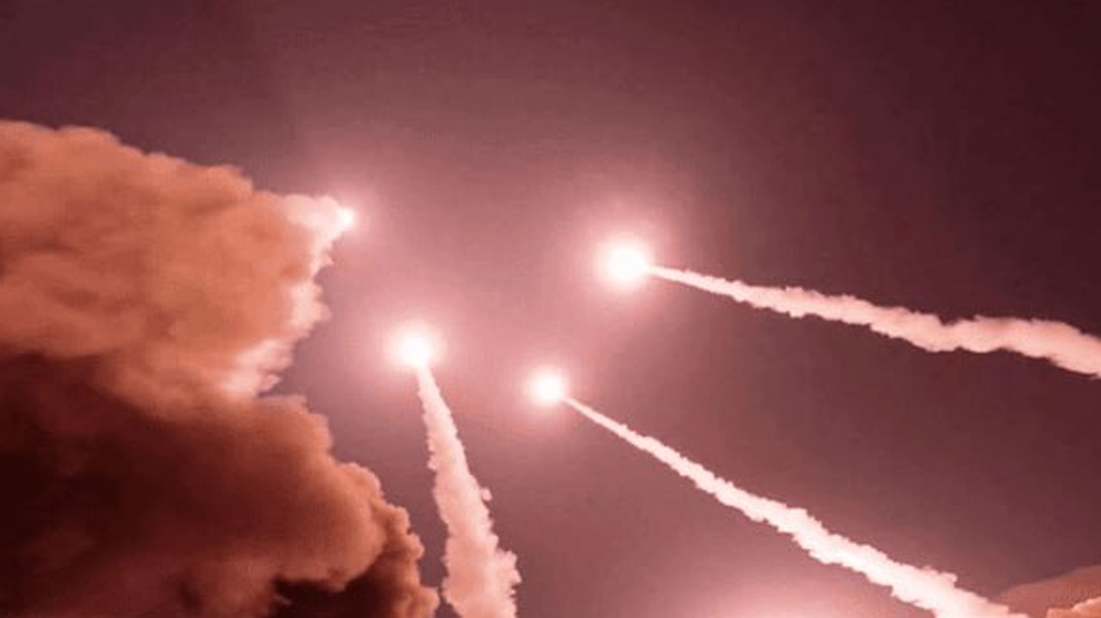 سوپای پاسداران بەمووشەک و درۆن هێرشی کردە سەر ئیسرائیل و پێگەکانی ئەمریکا