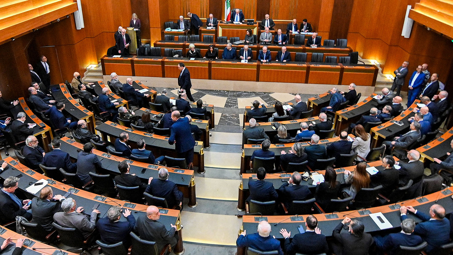 البرلمان اللبناني يقرّر تأجيل الانتخابات التشريعية لمدة عامين