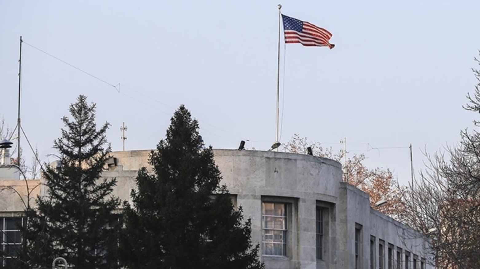 ئەمریکا کونسوڵخانەی ئەدەنە چۆڵ دەکات و هۆشداری توند دەداتە هاووڵاتییانی