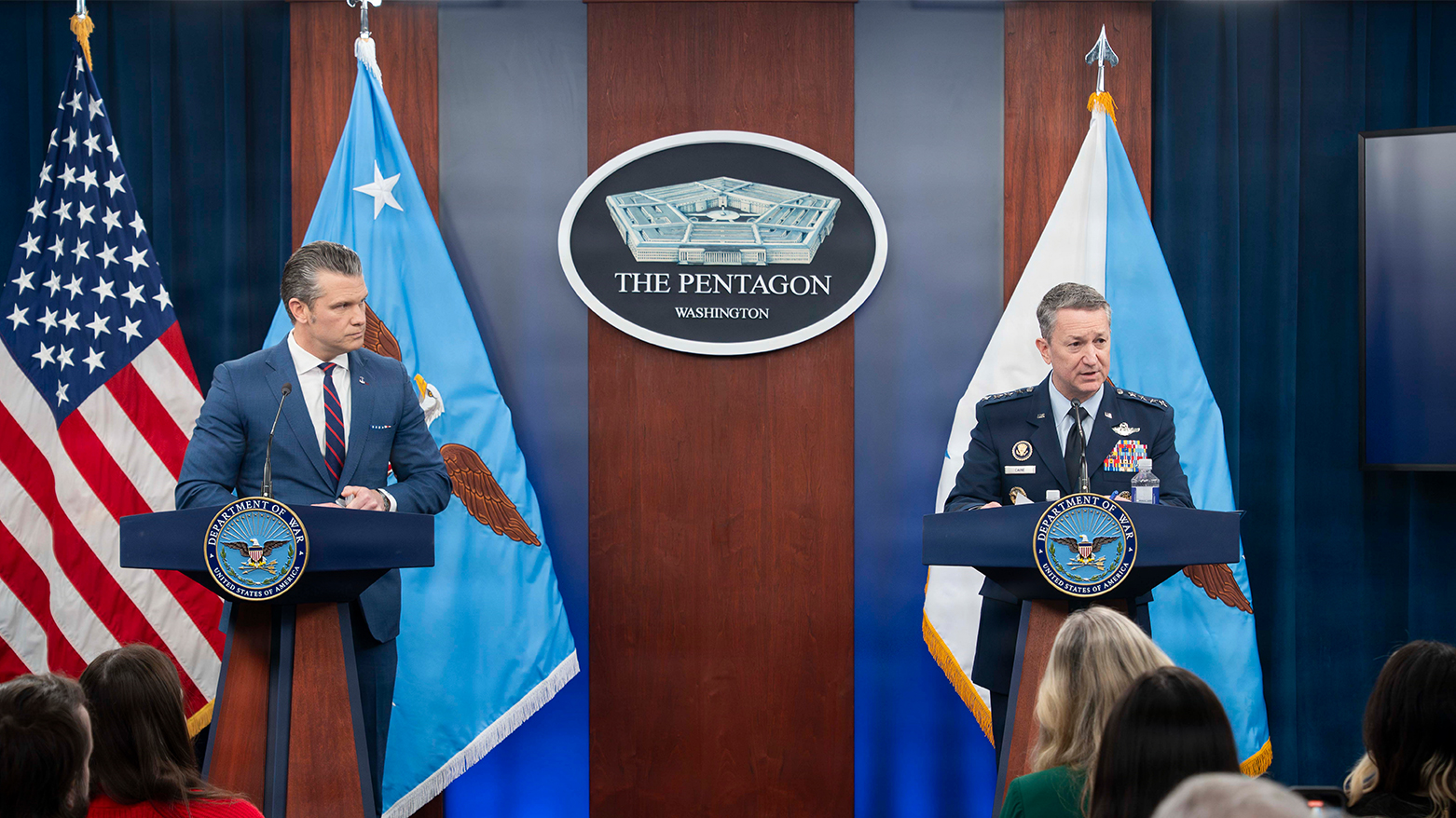 Secretary of War Pete Hegseth (L) and the Chairman of the Joint Chiefs of Staff Gen. Dan Caine (R). (Photo: DVIDS)