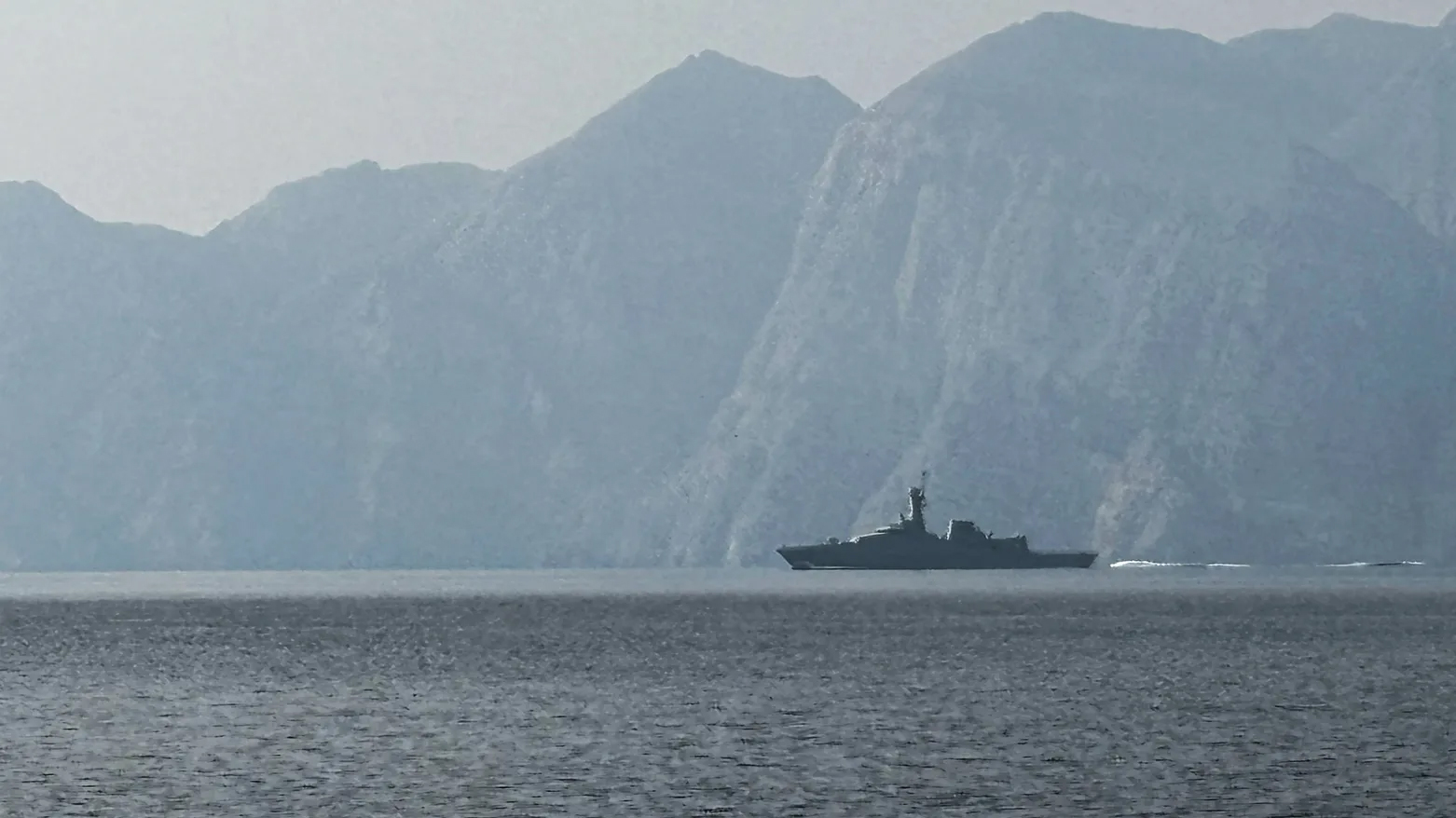 ئەکیسۆس: هاوپەیمانییەکەی ترەمپ بۆ کردنەوەی گەرووی هورمز رووبەڕووی ئاستەنگ بووەتەوە