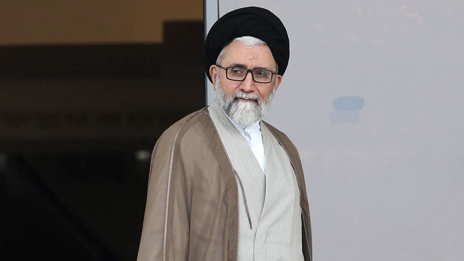 سبەی لە تاران تەرمی وەزیری ئیتلاعات بەخاک دەسپێردرێت