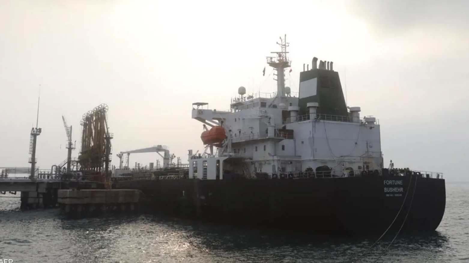 واشنتن رێگەی دا بە فرۆشتنی 140ملیۆن بەرمیل نەوتی ئێران بۆ کۆنترۆڵکردنی نرخەکان