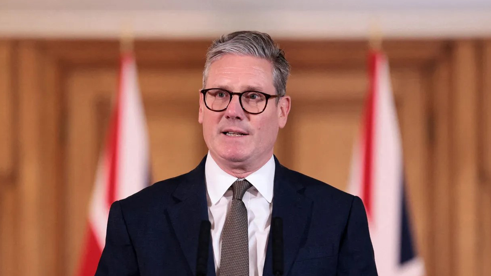 ستارمەر: خۆمان بۆ شەڕێکی درێژخایەن لە رۆژهەڵاتی ناوەڕاست ئامادە دەکەین