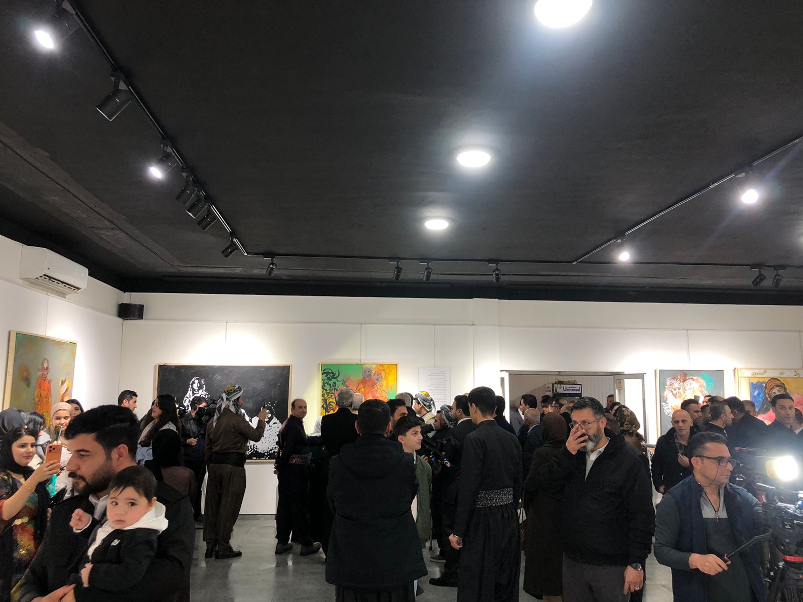 هەولێر.. مەریوان پیرباڵ پێشانگەیەکی خۆشنووسی کردەوە