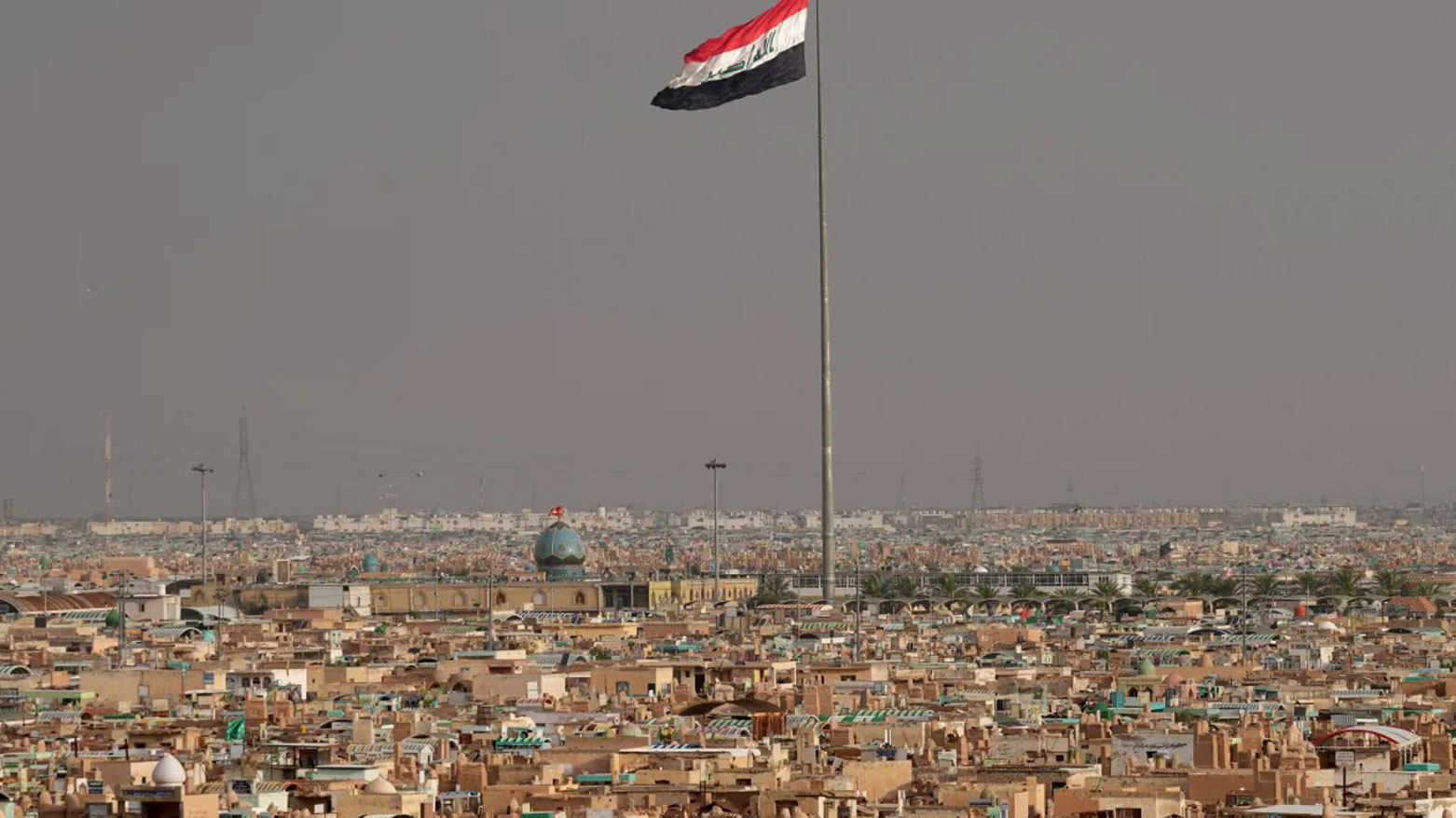 من يحكم العراق: الدستور أم السلاح؟