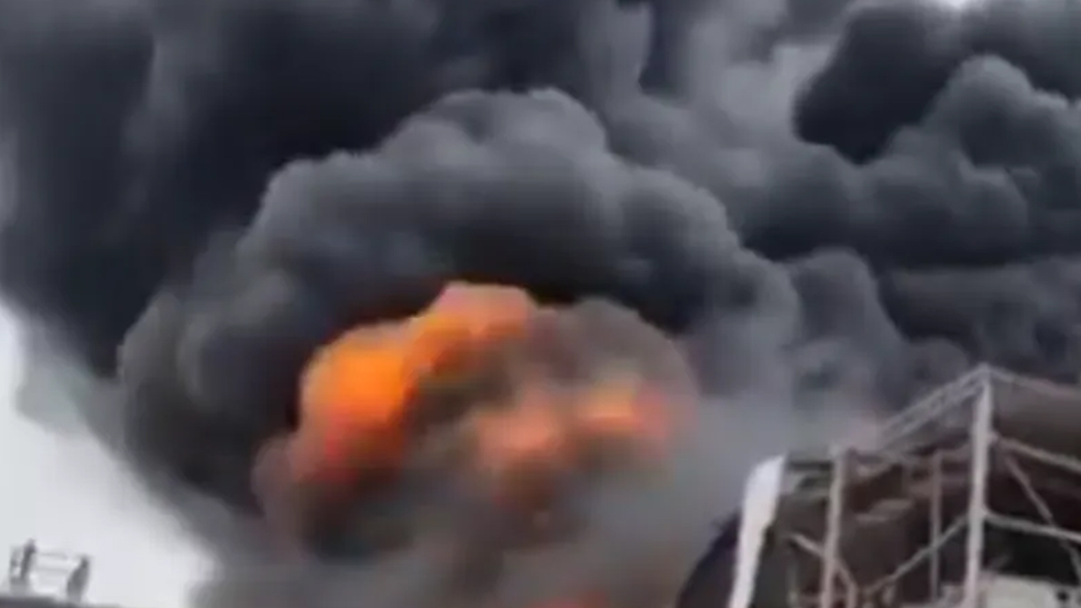 مووشەکێکی ئێران کارگەیەکی کیمیایی لە ئیسرائیل پێکاوە