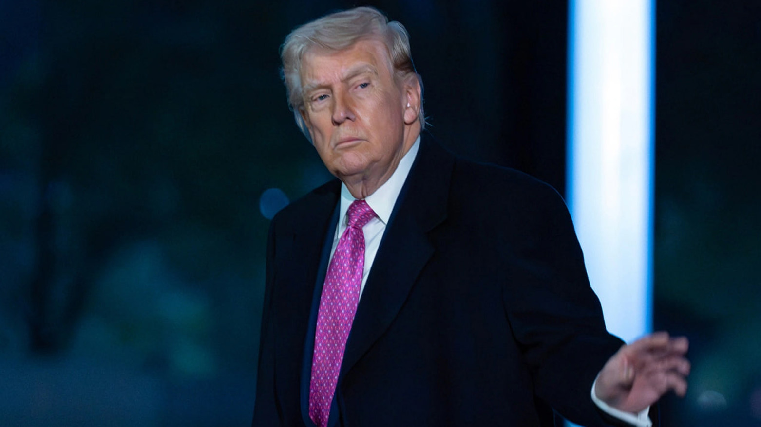 ترەمپ: بەمزووانە دەردەکەوێت قاڵیباف لەگەڵمان کار دەکات یان نا