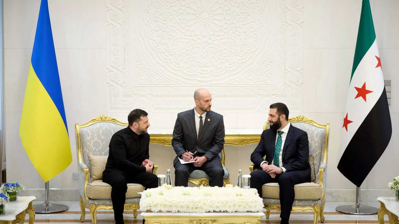 وزير الخارجية التركي يلتقي الرئيسين السوري والأوكراني