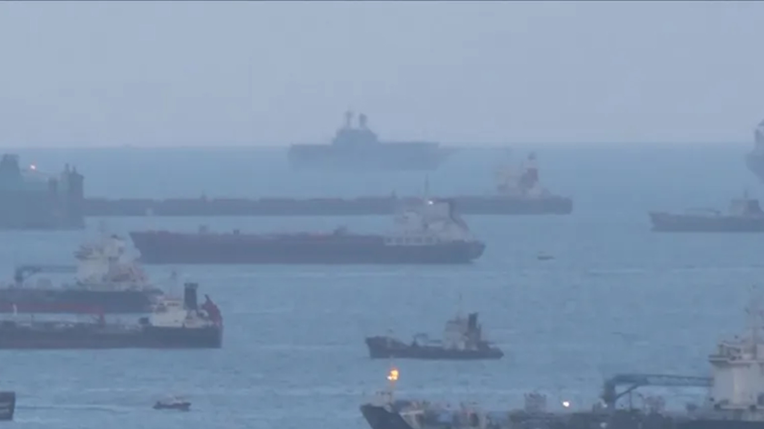 2 هەزار کەشتی لە گەرووی هورمز گیریان خواردووە