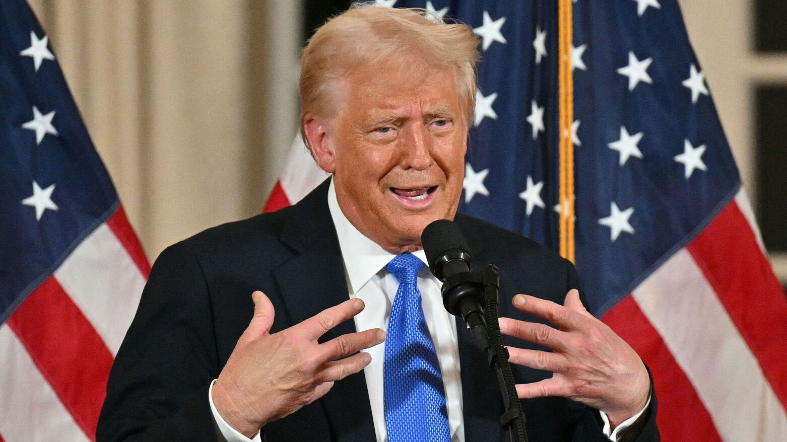 ترامب: الإيرانيون مستعدون لـ "المعاناة" مقابل الحرية ويطالبوننا بمواصلة القصف