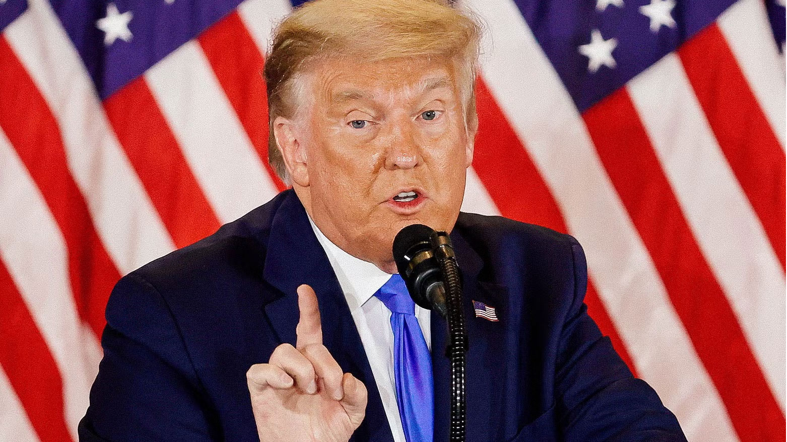 ترامب يتعهد بالبحث عن "المسرّب" الذي كشف عن فقدان الضابط ويهدد الصحفيين بالسجن