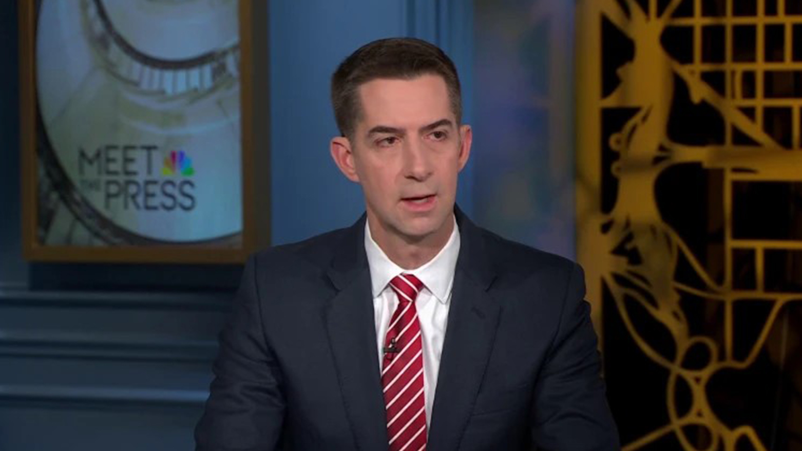 سیناتۆرێکی ئەمریکی: لیوایەکی تۆپخانەی مەیدانی لە ئارکانساسەوە بۆ رۆژهەڵاتی ناوەڕاست رەوانە دەکرێت