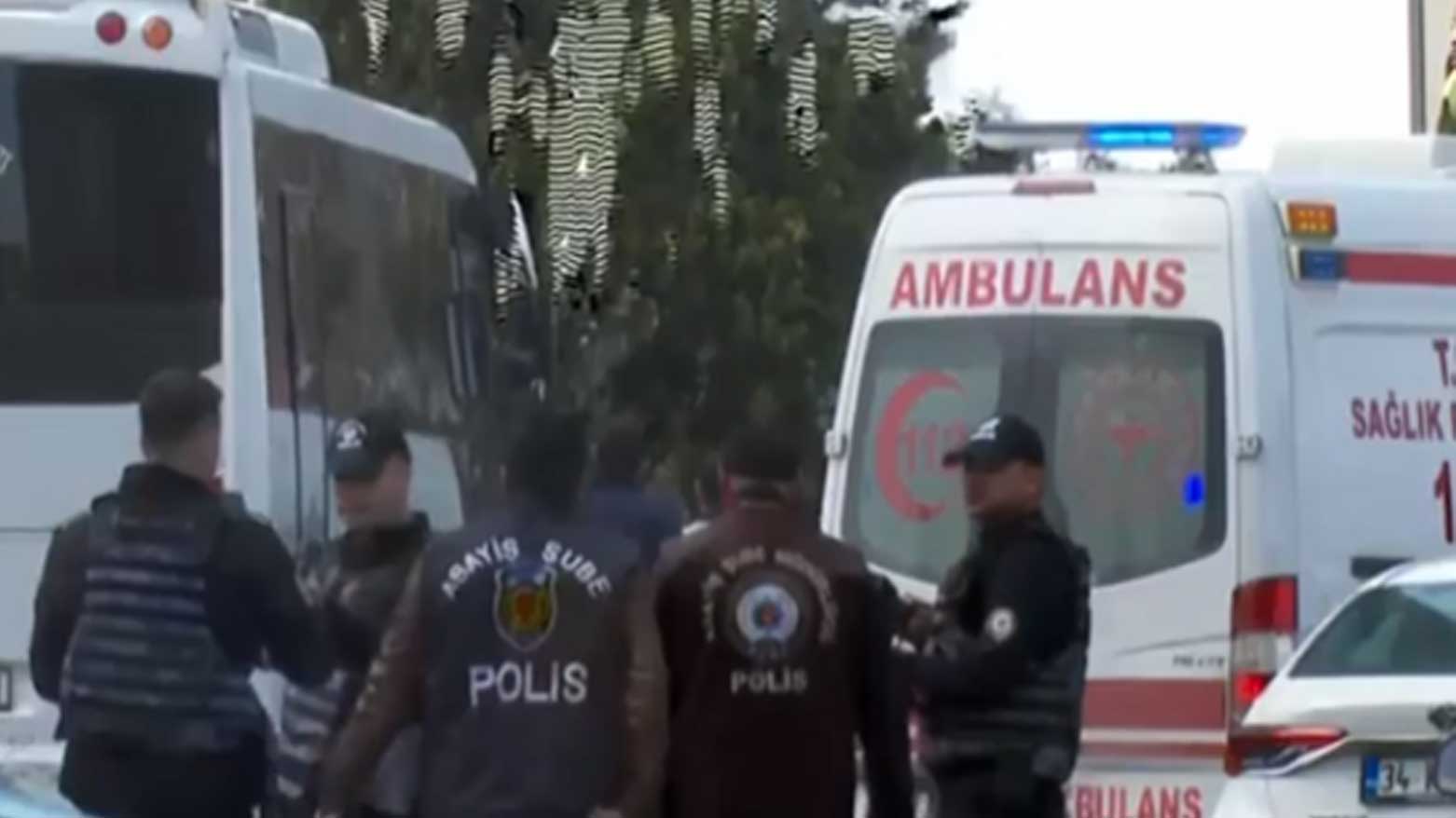 والي اسطنبول: مقتل مهاجم وإصابة اثنين في حادثة إطلاق النار أمام القنصلية الإسرائيلية