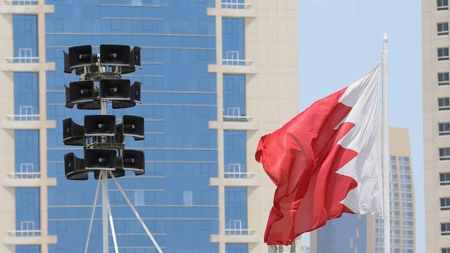 رغم إعلان الهدنة.. صفارات الإنذار تدوي في البحرين إثر هجمات صاروخية إيرانية 