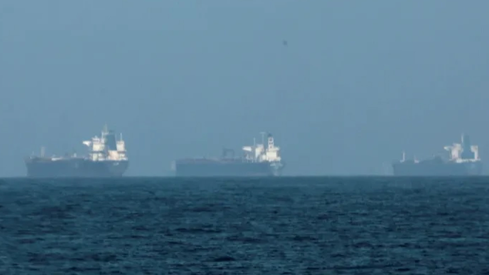 وۆڵ ستریت جۆرناڵ: ترەمپ ئامادە نییە بۆ کردنەوەی گەرووی هورمز سازش بۆ ئێران بکات