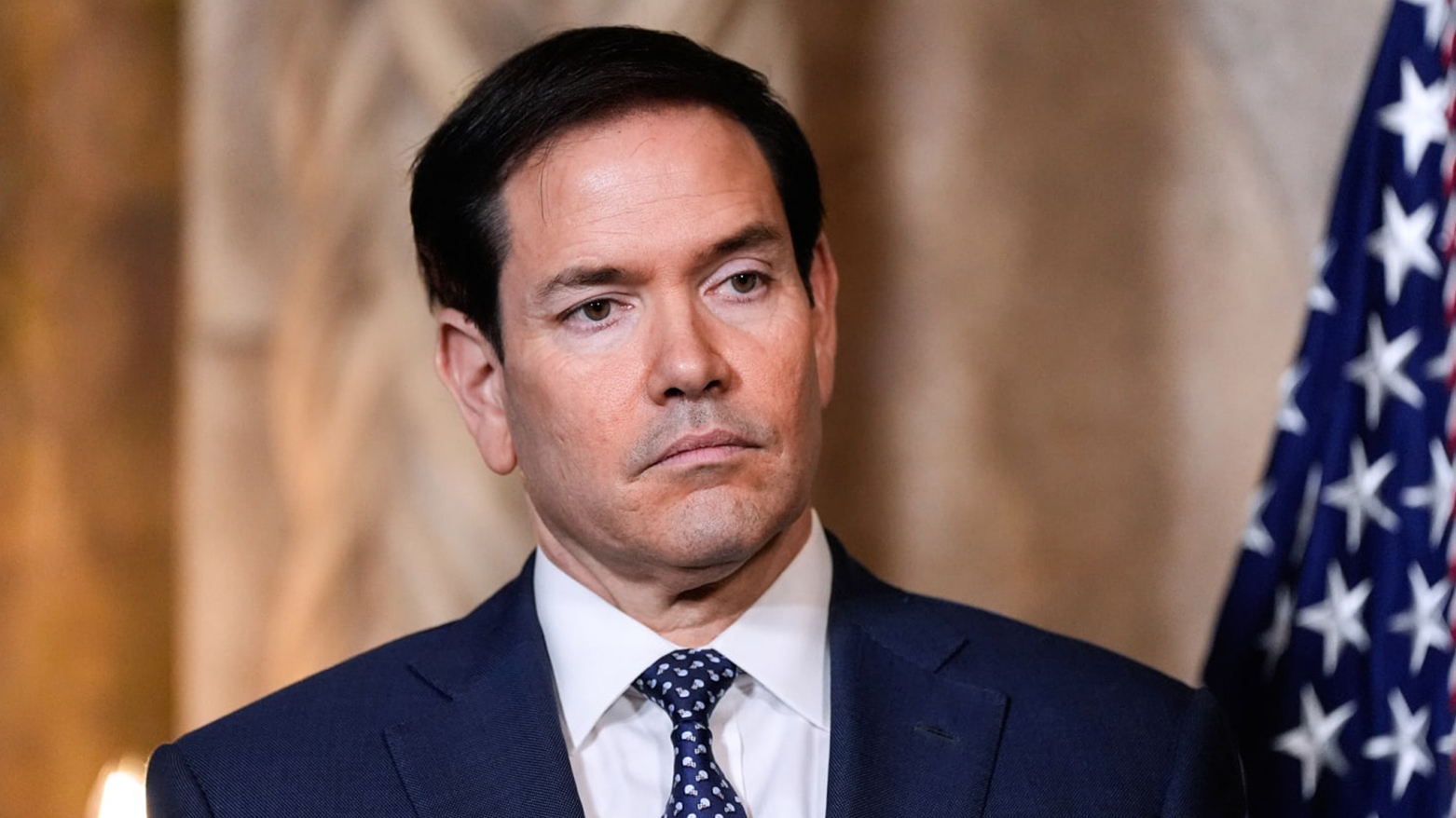 ئەمریکا مافی نیشتەجێبوون لە چەند کەسایەتییەکی ئێران وەردەگرێتەوە