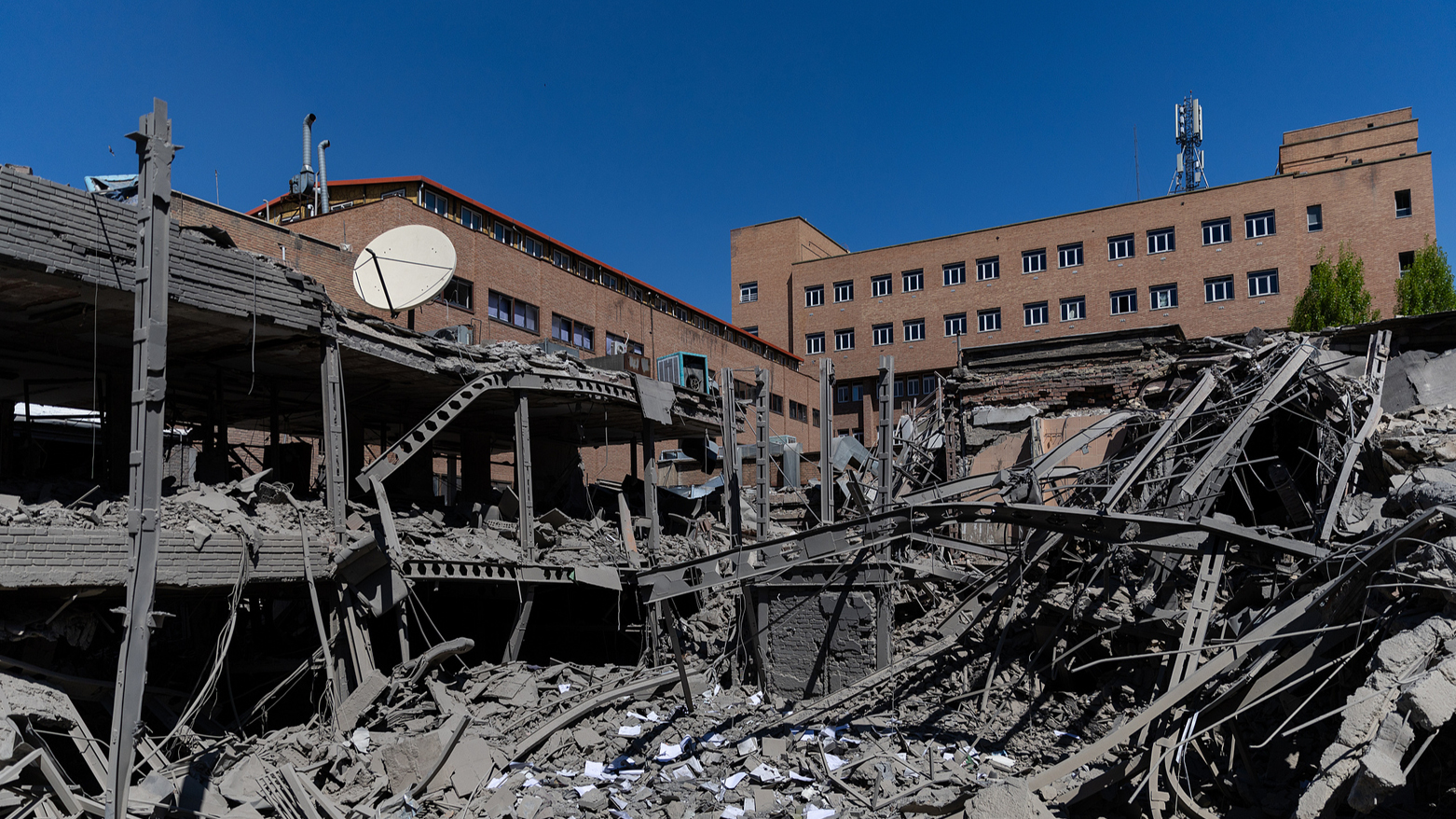 دانشگاه صنعتی شریف تهران پس از حمله هوایی آمریکا و اسرائیل به ایران در 7 آوریل 2026 آسیب دید – عکس: VCG