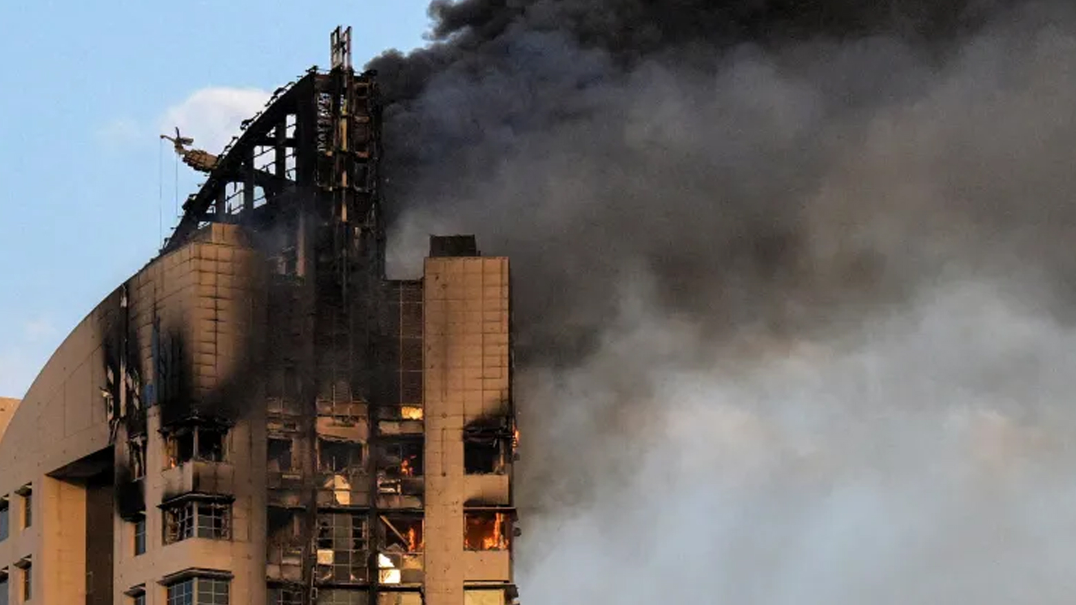 باڵەخانەیەکی کوەیت بەر هێرش کەوتووە