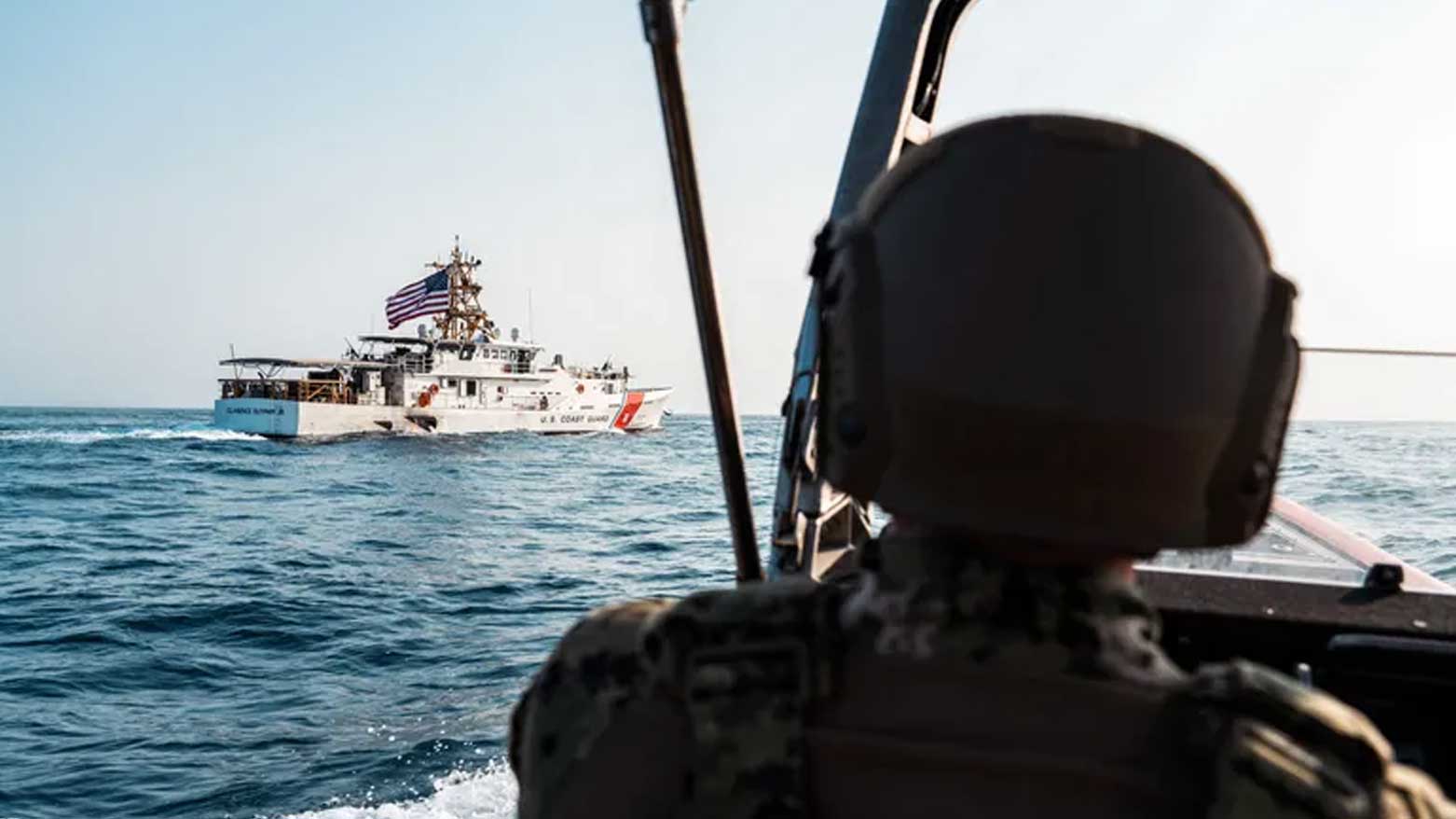 واشنطن وطهران تتفاوضان عبر وسطاء وسط حصار بحري أمريكي ومساعٍ لتجنب التصعيد