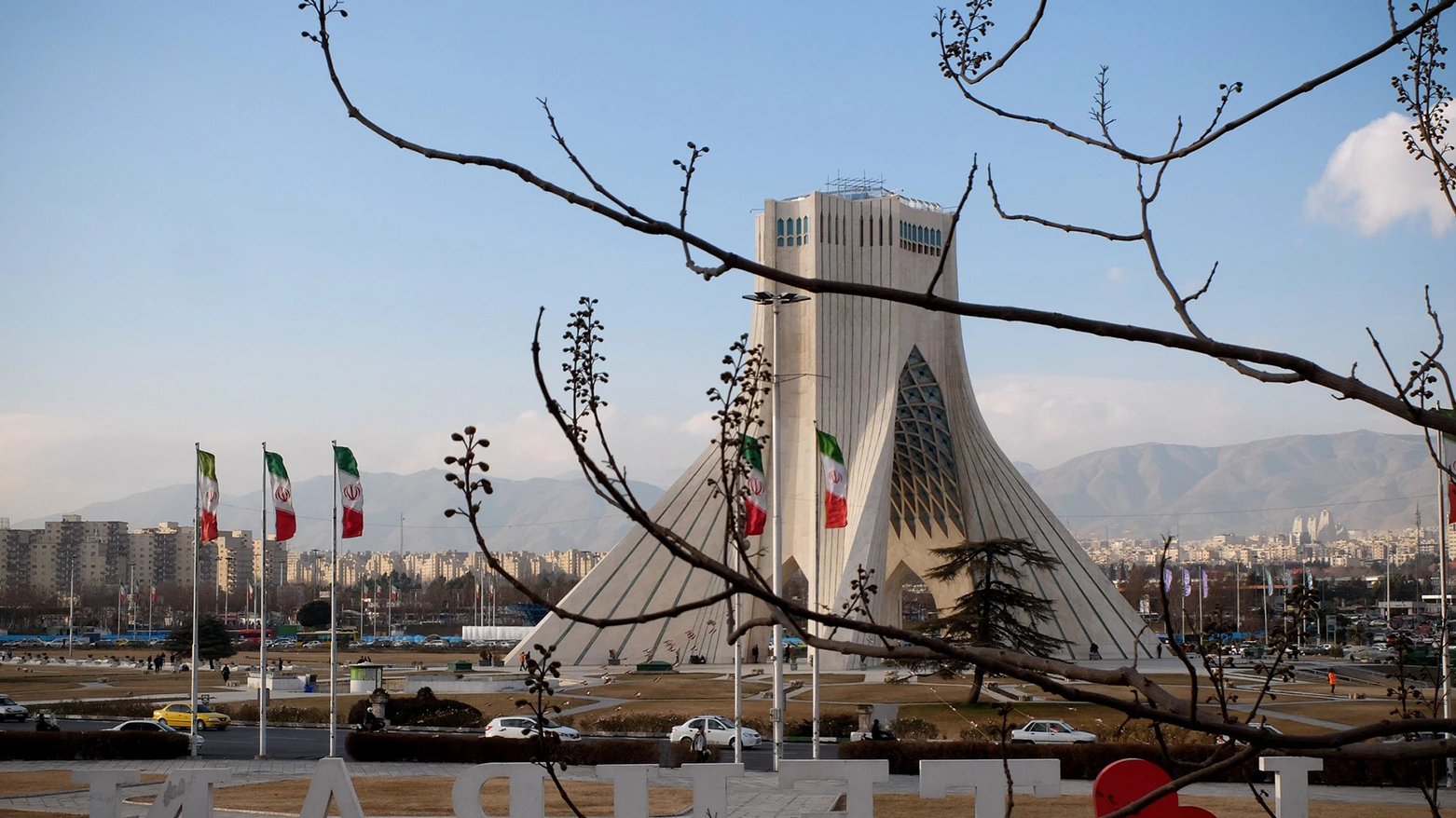 سێ هەڵبژاردن لە ئێران دواخران