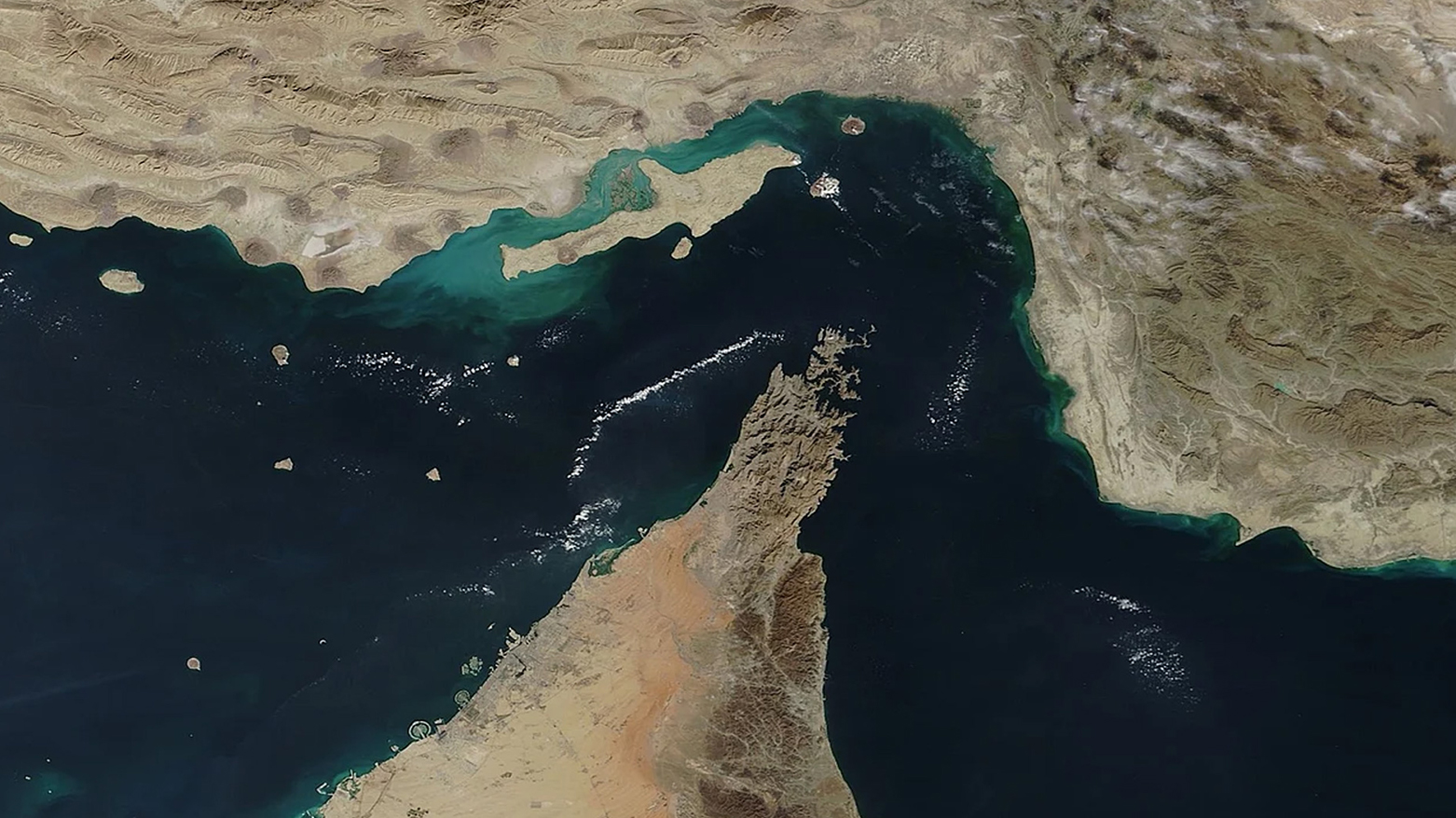 ئێران: سیستەمێکی نوێ بەسەر گەرووی هورمزدا دەسەپێنین