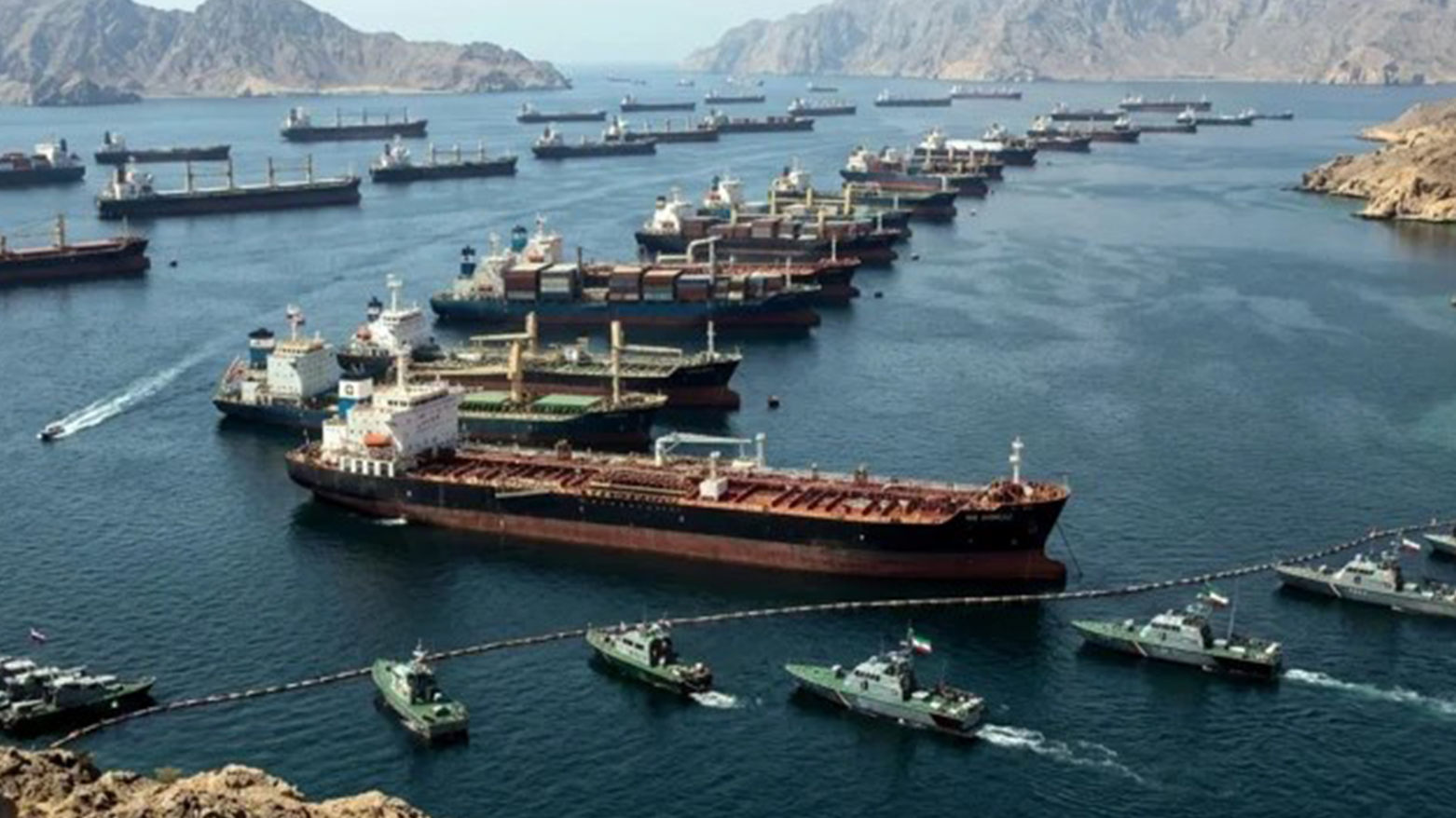 دەریاوانیی نێودەوڵەتی: 2 هەزار کەشتی و 20 هەزار دەریاوان لە گەرووی هورمز گیریان خواردووە