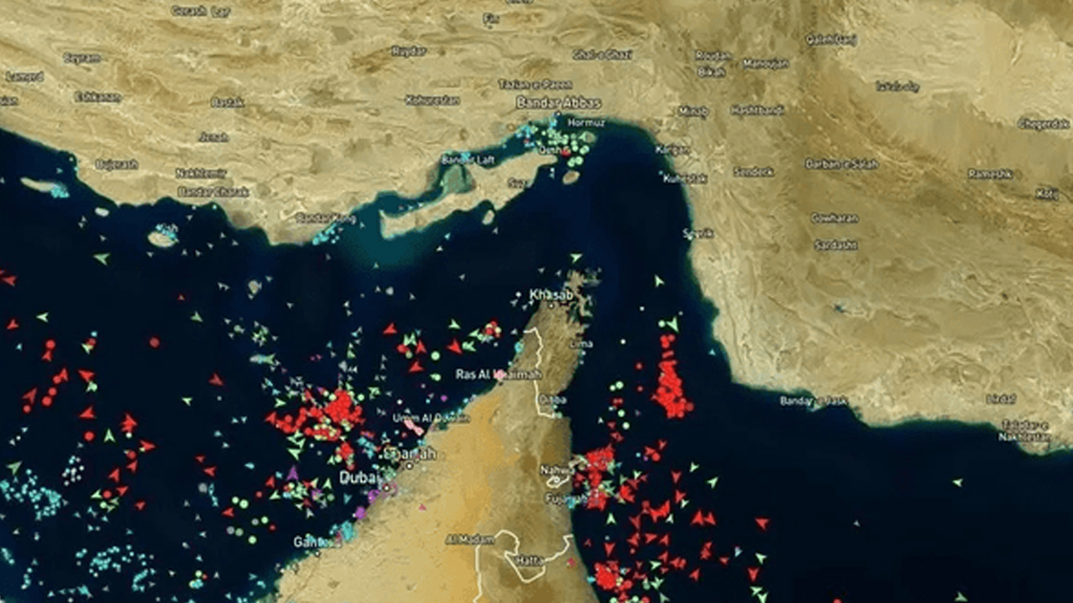 سەرەڕای گەمارۆکانی ئەمریکا؛ 52 کەشتی ئێرانی بە گەرووی هورمزدا تێپەڕیون