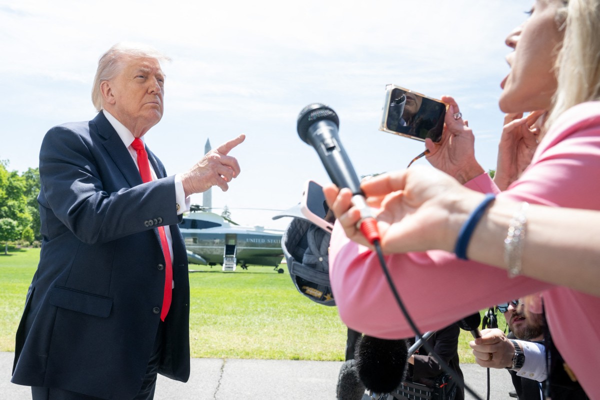 US President Donald Trump speaks with the media prior to departing from the South Lawn of the White House in Washington, DC, (Photo: AFP)