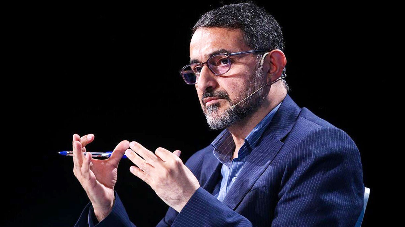 برلماني إيراني: مفاوضات إسلام آباد جرت بإشراف مباشر من مجتبى خامنئي 