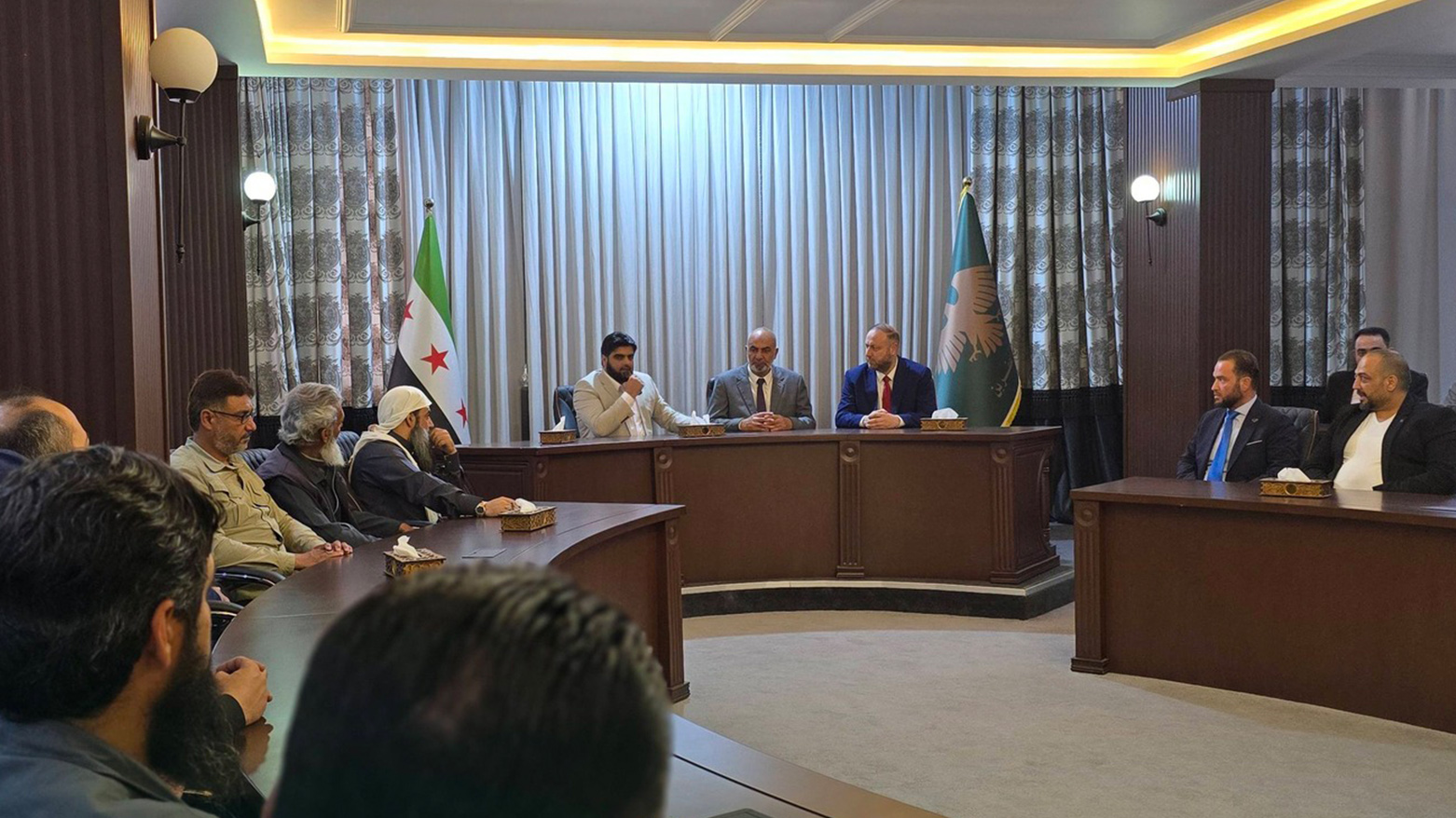 Efrîn: Amadekarî ji bo vegera malbatên Dêrazorê bo warê wan tên kirin