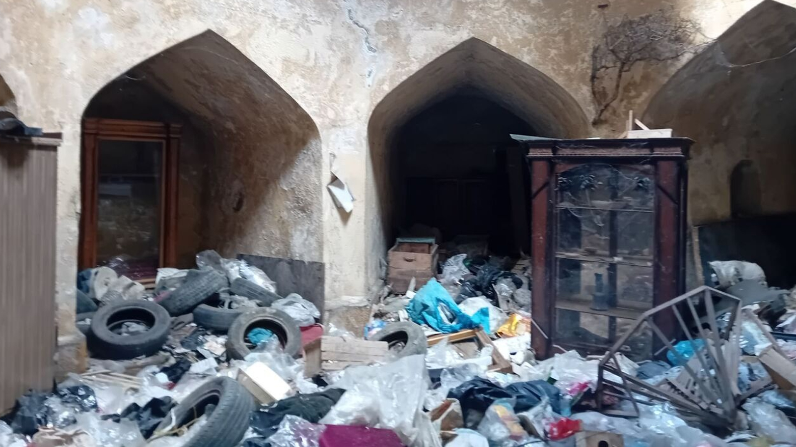 لە رۆژهەڵاتی کوردستان شوێنەوارێکی 350 ساڵە کراوەتە زبڵخانە