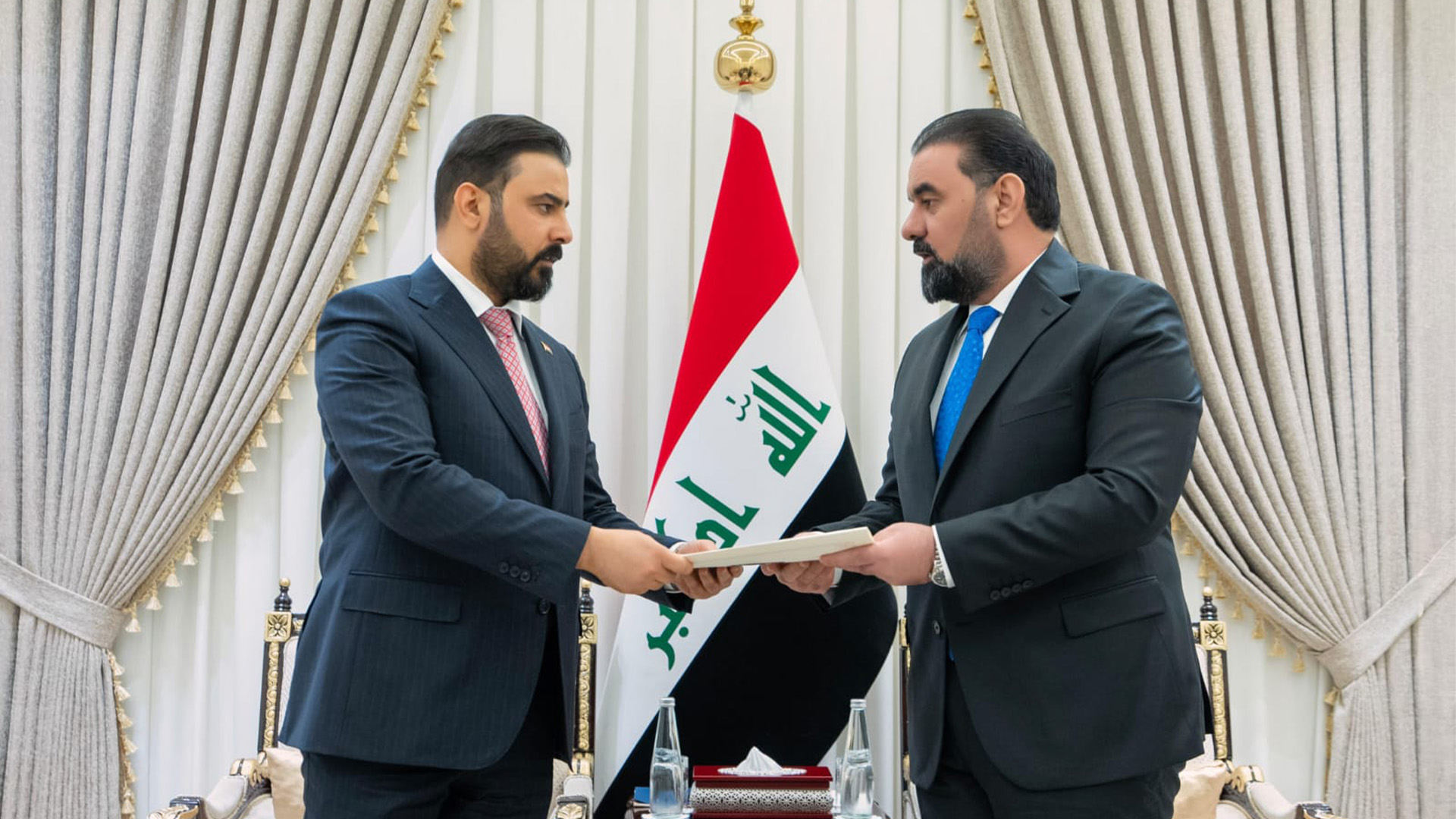 Irak'ta başbakan adayı hükümet programını Parlamento başkanına sundu