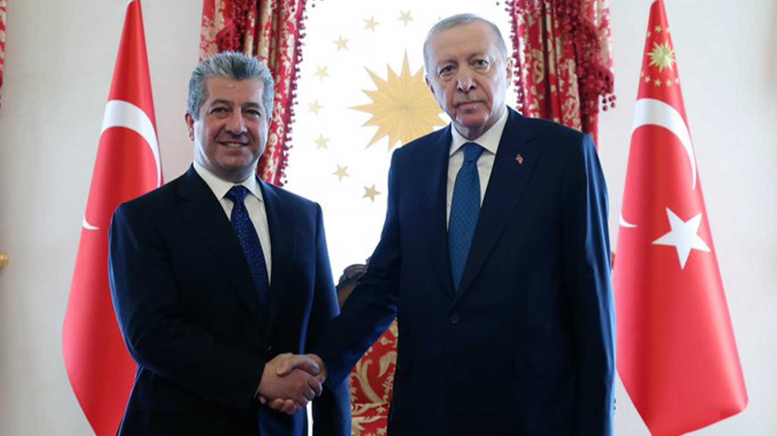 Kurdistan Region Prime Minister Masrour Barzani, L, Turkish President Recep Tayyip Erdoğan