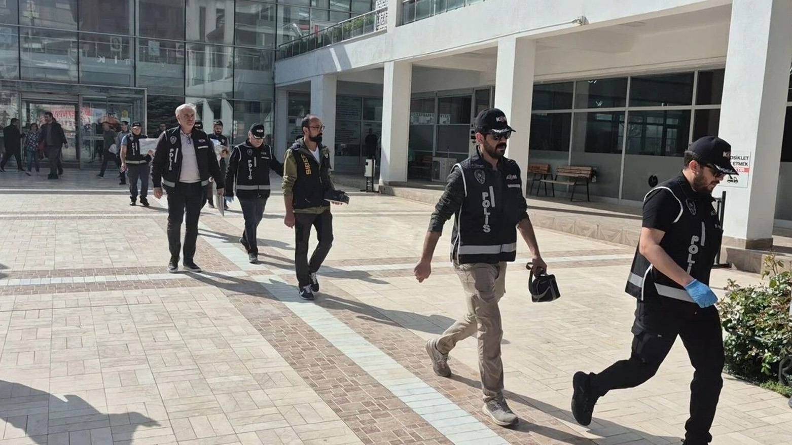 Tepebaşı Belediyesine yolsuzluk operasyonu: Gözaltılar var