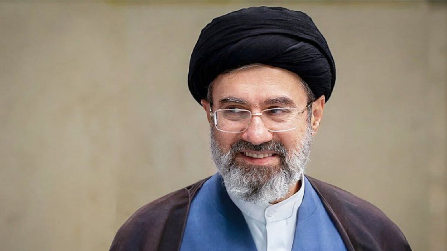 موجتەبا خامنەیی: داوای نزا لە حاجیان دەکات