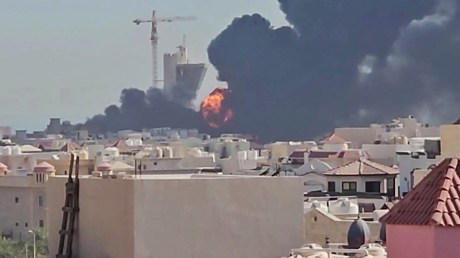 الجيش الكويتي يقول إنه يتصدى لهجمات صاروخية وهجمات بطائرات مسيّرة إيرانية