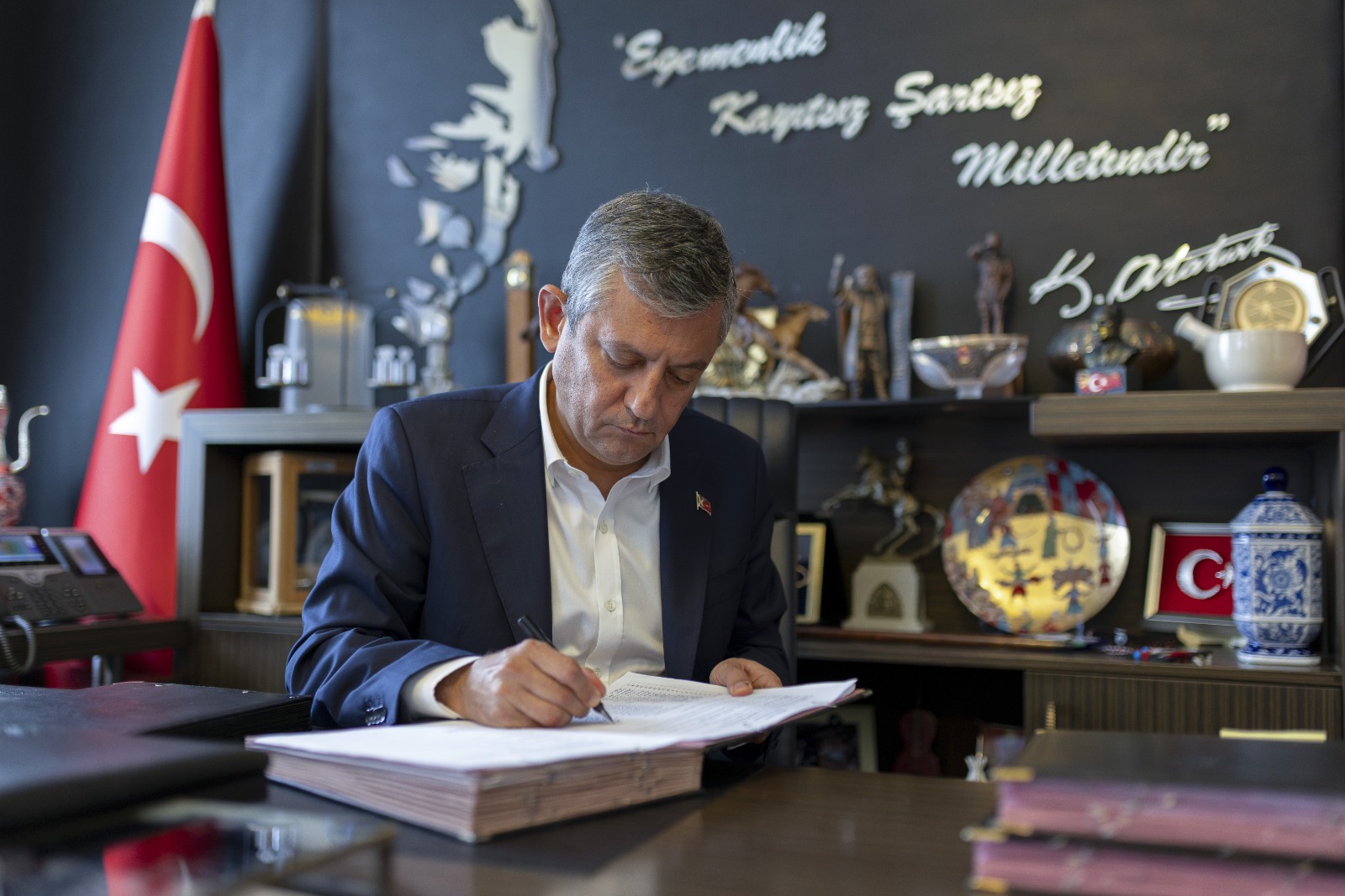 Former chairman of Turkey's main opposition Republican People's Party (CHP), Ozgur Ozel. (Photo: AA)