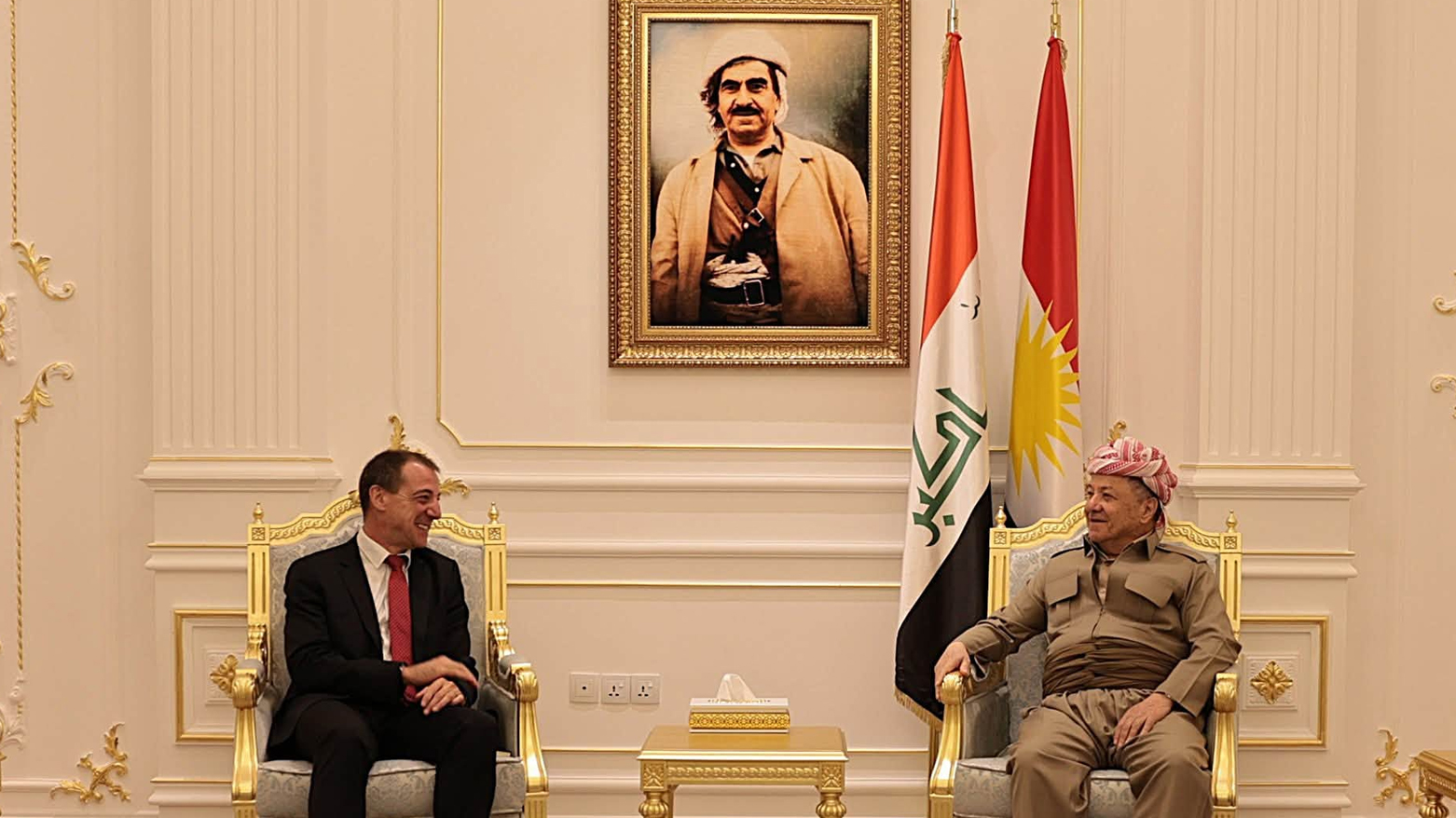 President Masoud Barzani (R) and French Consul General Yann Braem (L). (Photo: Barzani HQ)